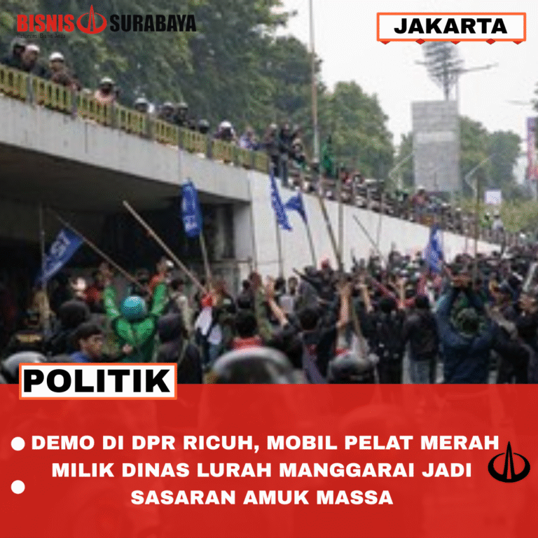 DEMO DI DPR RICUH, MOBIL PELAT MERAH MILIK DINAS LURAH MANGGARAI JADI SASARAN AMUK MASSA