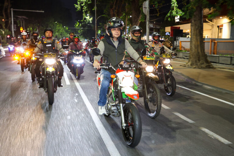 AMAN DAN KONDUSIF! WALI KOTA ERI PIMPIN PATROLI MALAM BERSAMA FORKOPIMDA