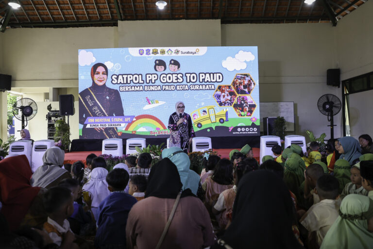 GOES TO PAUD: SATPOL PP SURABAYA AJARKAN ANAK-ANAK DISIPLIN DAN PERLINDUNGAN DIRI