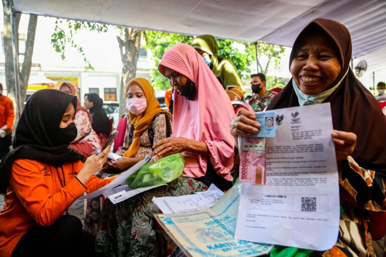 PEMKOT SURABAYA: TERTIB ADMINDUK KUNCI BANSOS TEPAT SASARAN DAN LAYANAN PUBLIK YANG EFEKTIF