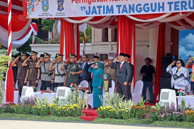 SURABAYA RAIH TPKAD 2025, WALI KOTA ERI SOROTI PROGRAM UNGGULAN DIGITALISASI KEUANGAN
