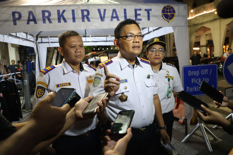 INOVASI PARKIR VALET DI TUNJUNGAN ROMANSA, DISHUB SURABAYA MAKSIMALKAN KANTONG PARKIR
