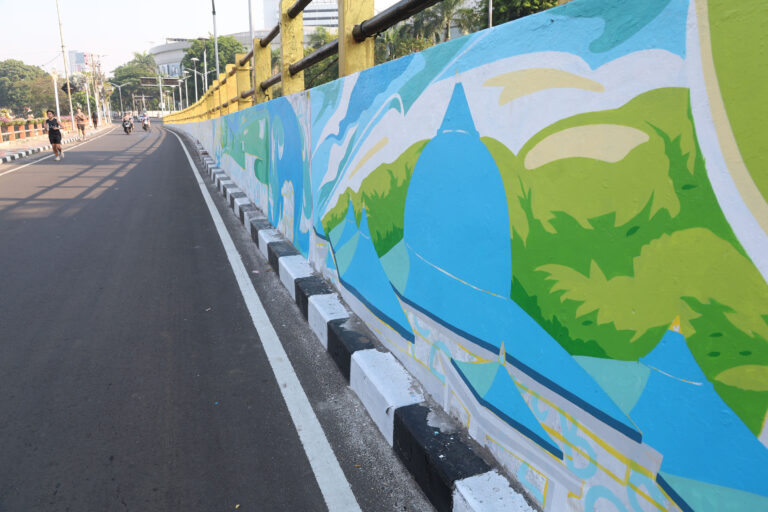 MENOLAK VANDALISME, PEMKOT SURABAYA IMBAU WARGA JAGA KEINDAHAN KOTA SURABAYA SERTA MENGGANDENG KOMUNITAS MURAL UNTUK MENGATASI