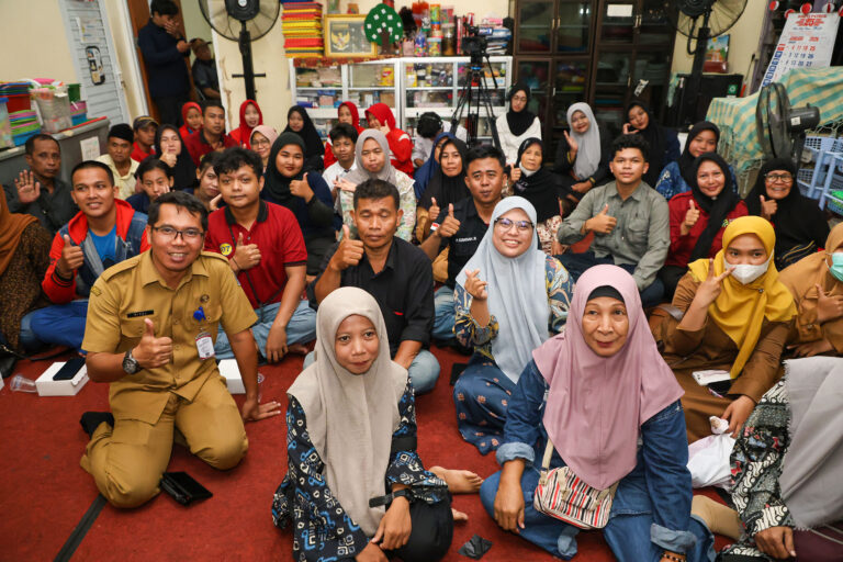 Kisah Pejuang Ekonomi Surabaya yang Bangkit Lewat Pemberdayaan