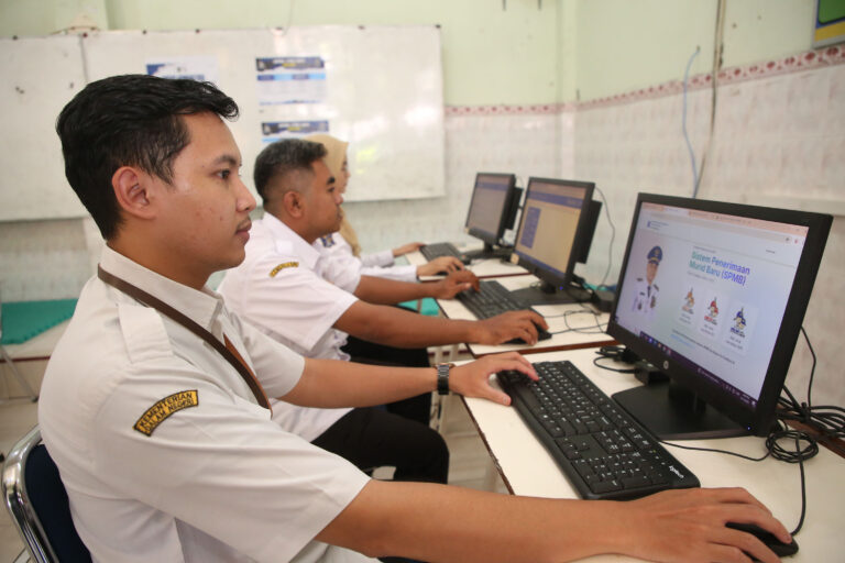 Laman SPMB Surabaya Segera Diluncurkan, Jalur Prestasi Akademik SMP Gunakan Skema Baru