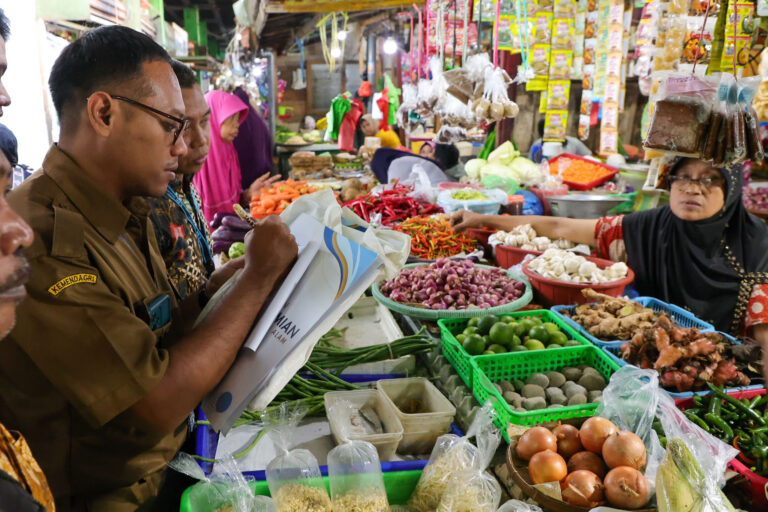 Stok Pangan Surabaya Aman Selama Rangkaian Libur Panjang Iduladha 2026, Warga Diminta Tak Panic Buying