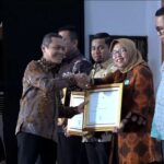 Surabaya Raih Penghargaan Nasional Revitalisasi Bahasa Daerah, Program “Kemis Mlipis” Curi Perhatian