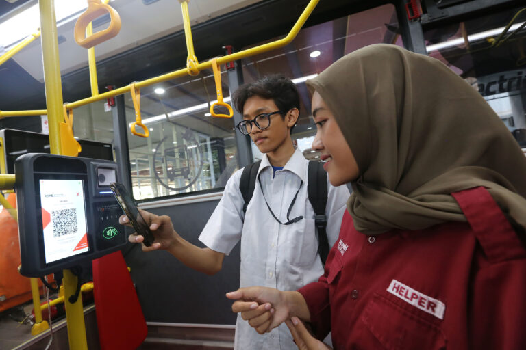 31 Mei di Surabaya, Naik Suroboyo Bus hingga Parkir di Puluhan Titik Bisa Bayar Rp733 Pakai QRIS