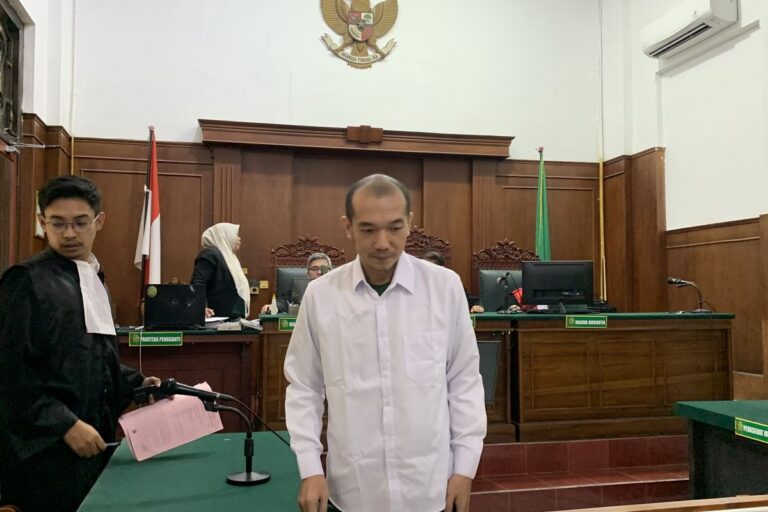 Tukang Servis HP di Surabaya Disidang, Raup Rp10 Juta per Bulan dari Bisnis Oplos Elpiji Subsidi