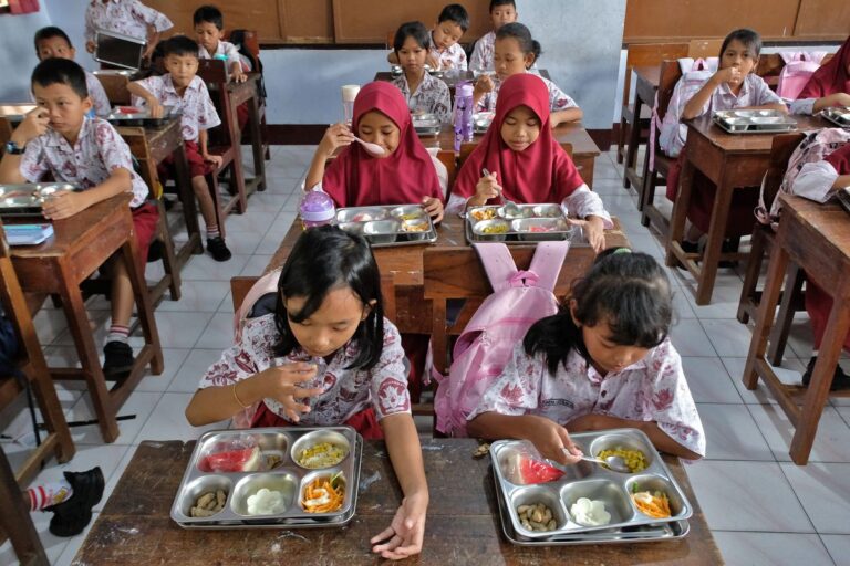 MBG Dihentikan Sementara, Protes Pengusaha Menguat di Tengah Audit dan Sorotan Tata Kelola