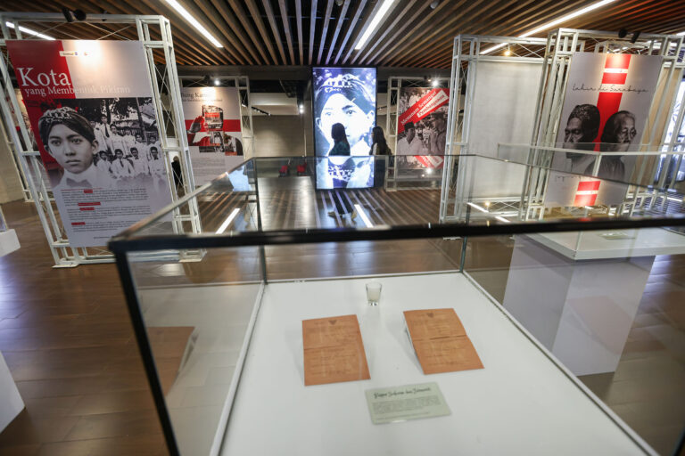 Jejak Bung Karno di Kota Pahlawan, Surabaya Hadirkan Pameran “Aku Arek Suroboyo” dan Luncurkan Buku Sejarah