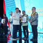 Sukses Tekan Kemiskinan dan Stunting, Pemkot Surabaya Borong Dua Penghargaan Kemendagri